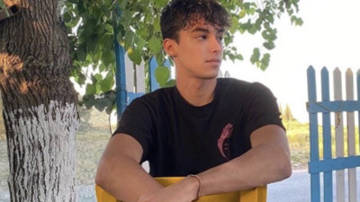 Depremde çok sayıda arkadaşını kaybeden 20 yaşındaki genç intihar etti