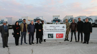 Pakistan'dan yola çıkan 21 TIR, deprem bölgesine ulaştı