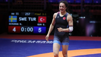 Milli güreşçi Bediha Gün Mısır'da gümüş kazandı
