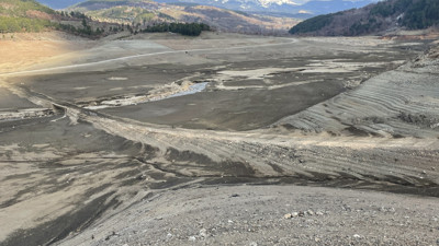 Nilüfer Barajı tamamen kurudu