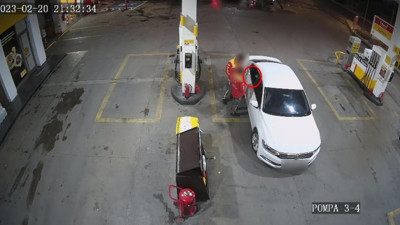 Sahte dolarla suçüstü yakalandılar