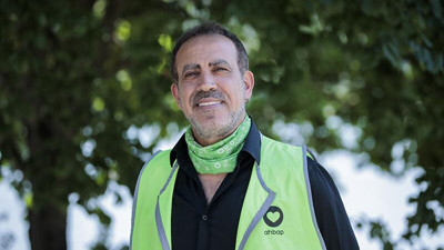 Deprem bölgesine yaptığı yardımlarla yandaşların hedefi olan Haluk Levent bugün canlı yayına çıkacağını açıkladı