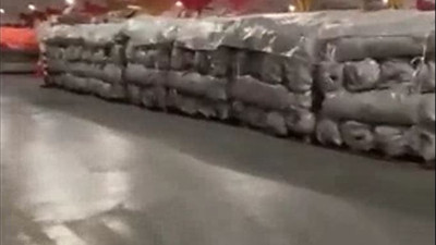 Kızılay'ın çadır dolu deposunun görüntüleri ortaya çıktı. Depremzedelere göndermemişler, satmak için bekletmişler