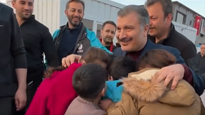 Fahrettin Koca reklam ajansına hazırlattığı deprem bölgesindeki çalışmalarının videosunu yayınladı