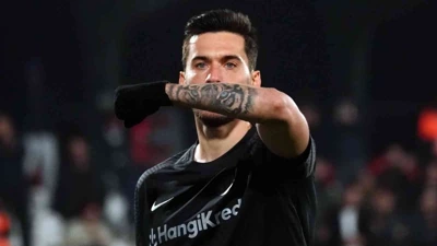 Ümraniyespor'un golcüsünden 'Hükümet istifa' yasağına tepki