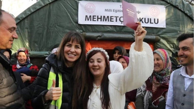 Aslı Tandoğan çadır kentteki nikahta yaşananları anlattı. “O sadece bir nikah değildi, bir umuttu”
