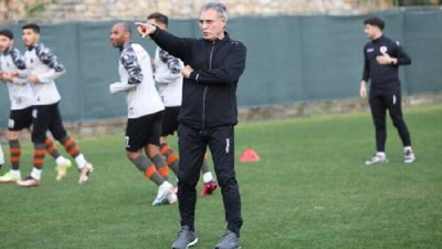 Alanyaspor'la ilk kez sahada. Ersun Yanal topbaşı yaptı