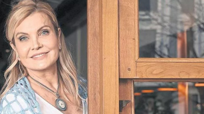 Derya Baykal'dan depremzede çocuklara destek. ''Sevgi paylaştıkça çoğalır''