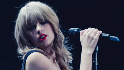 Dünyaca ünlü şarkıcı yeni rekoru ile müzik tarihine geçti