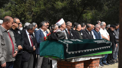 Tiyatro sanatçısı Kazım Avşar son yolculuğuna uğurlandı