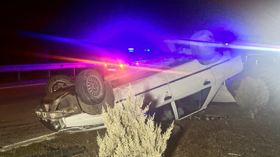 Çekiciye çarpan otomobil takla attı