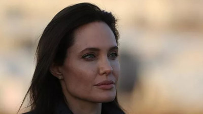 Angelina Jolie Taliban kocası tarafından işkence gören Bibi Aişha ile konuştu