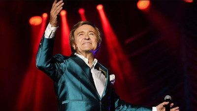 Erol Evgin 54 yıllık sanat hayatına sevdiklerini ekledi