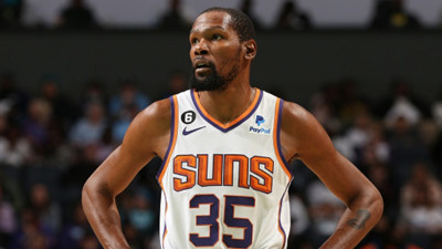 Kevin Durant Suns ile ilk maçında galip geldi
