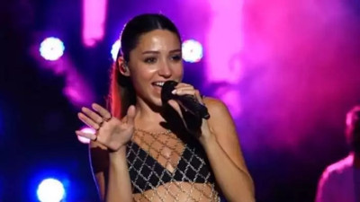 Zeynep Bastık’a para cezası. Klibi başına iş açtı