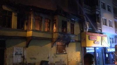 Mahalleliyi sokağa döken yangın (04 Mart 2023)