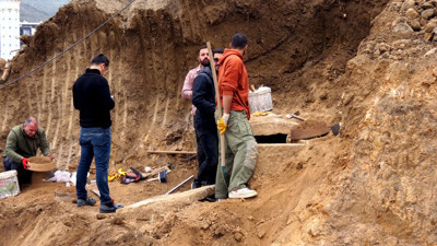 Şans eseri kepçenin ucuna tarih takıldı. Pazar yeri kazısında ortaya çıktı