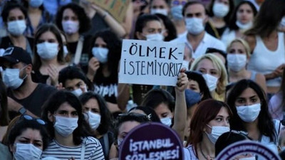 İki polis eşliğinde çocuklarını görmeye gitti, boşandığı erkek tarafından öldürüldü!