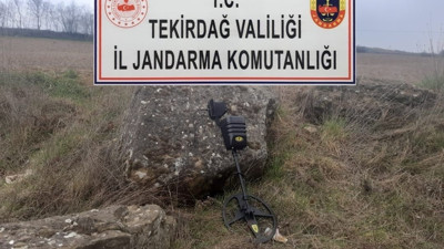 Yetkili gibi giyinip 'define' ararken kıskıvrak yakalandılar