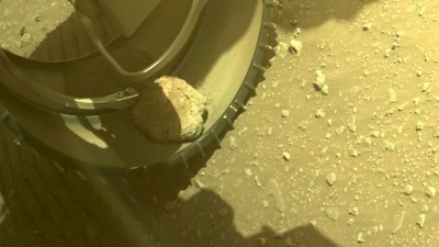 NASA’nın Mars aracının ayağına taş takıldı