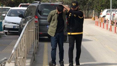 Adana'da silahlı kavga: Olayla ilgisi olmayan 2 kişiyi yaralayan zanlı tutuklandı