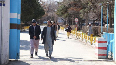 Afganistan'da üniversiteler kız öğrenciler olmadan eğitime başladı