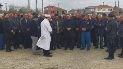 Köylüler yağmur duasında