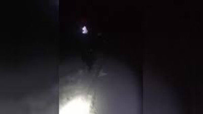 82 yaşındaki vatandaş rahatsızlanınca kardan kapanan yolda 3 kilometre kızakla taşınarak 112 ekiplerine ulaştırıldı