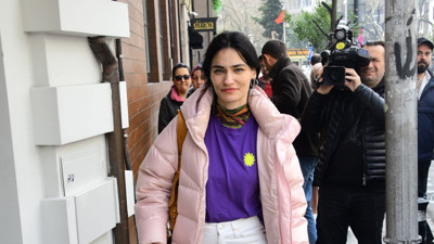 Saadet Işıl Aksoy isyan etti. "Hepimizin şurasına geldi, artık yeter"