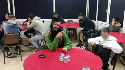 İzmir'de kumar operasyonu: 43 kişiye para cezası