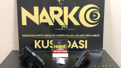 Şüpheli şahsın üzerinden silah ve uyuşturucu çıktı