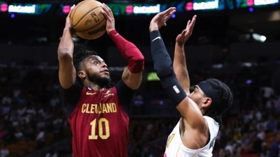 Cavailers deplasmanda Garland ile güldü