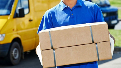 E-Ticaret sitesi verdiği sözü tutmadı. Her yerde bangır bangır reklam yapıyorlar. Hani 'Aynı Gün Teslimat' deniliyordu