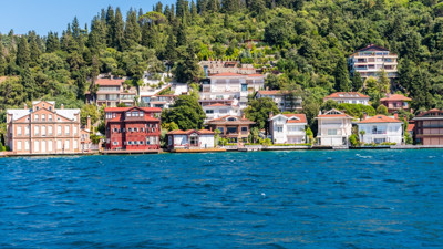 Deprem korkuttu yalı sahipleri kaçıyor