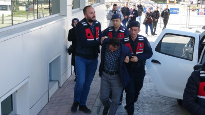 Boşanma sürecinde karısını öldüren koca adliyeye götürüldü