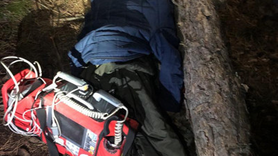 Kestiği ağacın altında kalan adam hayatını kaybetti