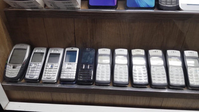 Deprem sonrası herkes tuşlu telefon satın almak için ikinci elcilere koştu