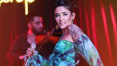 Melek Mosso evleniyor. İlk adım atıldı