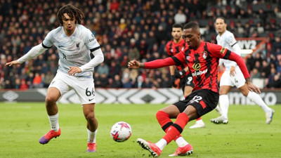 Manchester United'a 7 atan Liverpool Bournemouth'a kaybetti