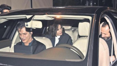 Şarkıcı Teoman kız arkadaşıyla gecelerde görüntülendi