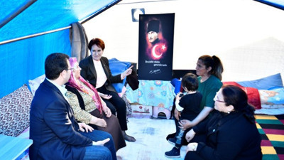 Akşener’in ziyaret ettiği çadırdaki ‘Atatürk’ detayı. Depremzede ‘İlk kurtardıklarımdan, onsuz olmaz’