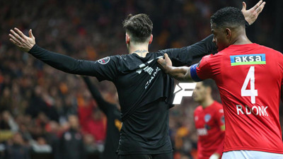 Zaniolo'yo ilk maçında Donk'tan olay hareket