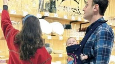 Demet Evgar'ın bebeği Mavi çaktırmadan poz verdi