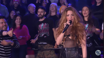 Shakira intikam şarkısıyla Guinness Dünya Rekoru kırdı. Pique'ye gönderme yapmıştı.