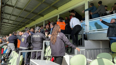 Bodrumspor Çaykur Rize maçında olay. Birbirlerine girdiler