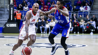 Anadolu Efes Bahçeşehir Kolejini farklı geçti