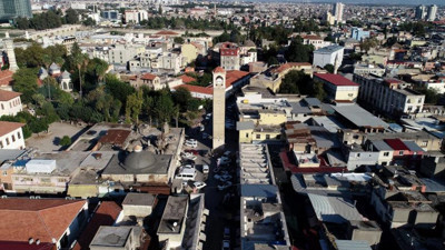 Adana'da yoğun yağış ve sel uyarısı. Zeydan Karalar'dan depremzedelere çağrı
