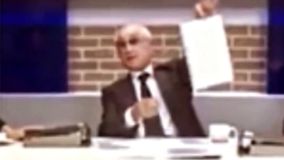 Hz. Muhammed’in mezarının yıkılmasının nasıl önlendiği ortaya çıktı. Atatürk’ün Araplara yaptığı uyarının belgesini canlı yayında gösterdi