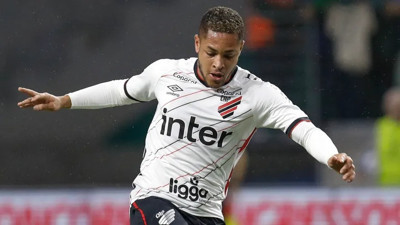 Vitor Roque'nin peşinde devler var. Arsenal'den sonra İspanyol devi harekete geçti