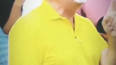 Sokak röportajında çarpıcı sözler: 10 TL istesem hesap sorarsınız ama oy kullanıp ülkenin servetini tanımadığınız insanlara veriyorsunuz